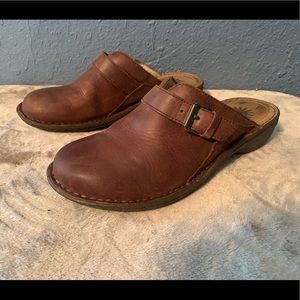 UGG Livia mule clogs women’s shoes 7